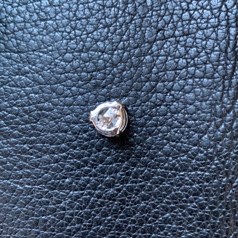Assorted stud earrings - Picture 9 of 9